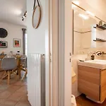 Ollie's House Apartamento Leivi